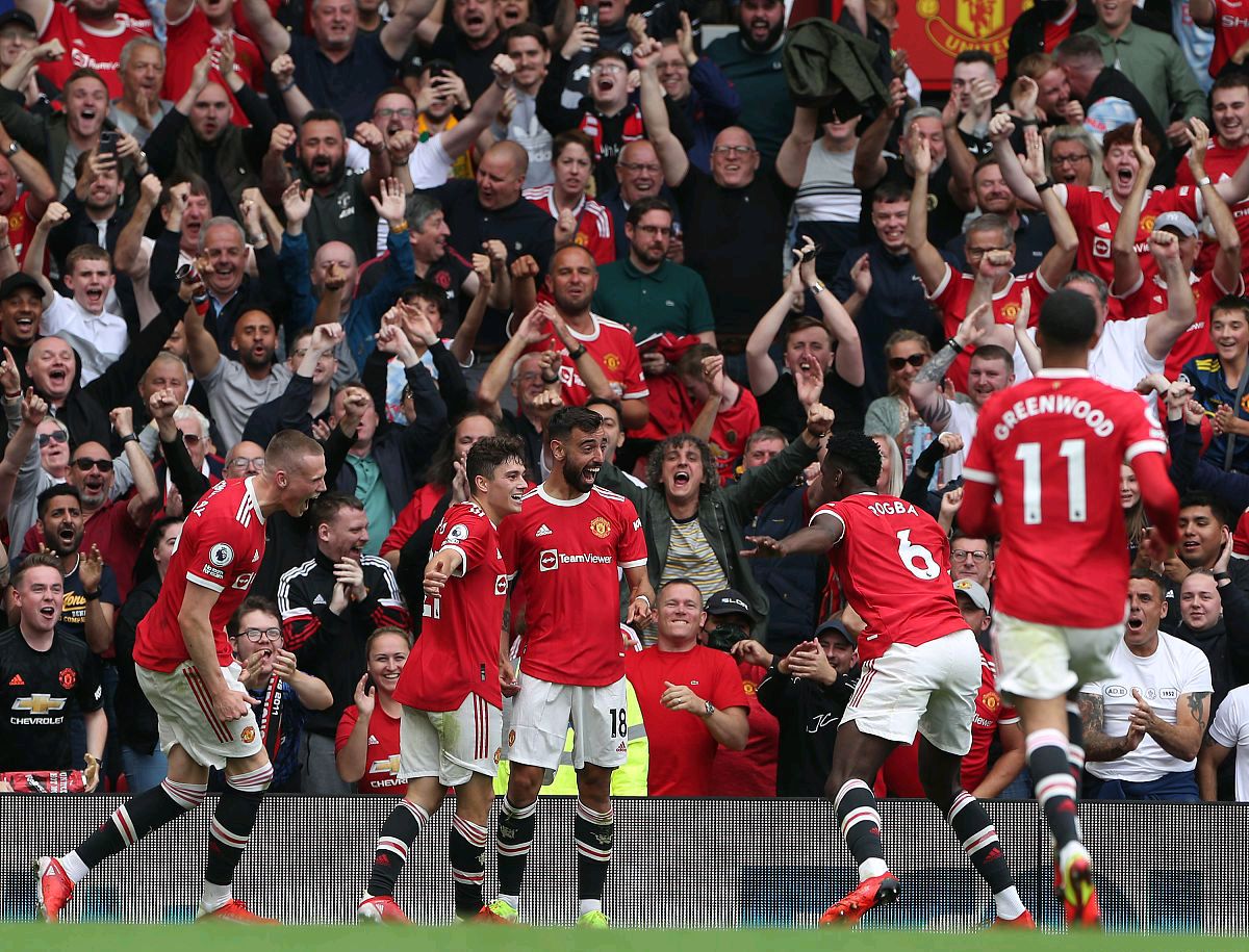 球迷：这球踢得跟动画一样