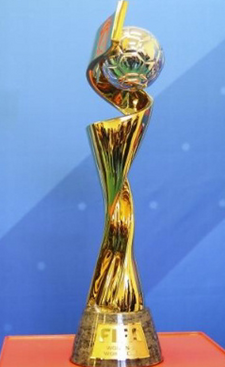 桑托斯主席：我们想和内马尔续约至明年世界杯，将很快谈判