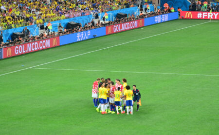 巴媒：内马尔左膝半月板受损，可能会赛季报销