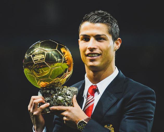 于根伟：开直播为缓解球员压力，我的工作不是研究网络资讯