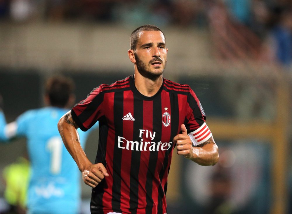 英超受大雪影响多场比赛延期